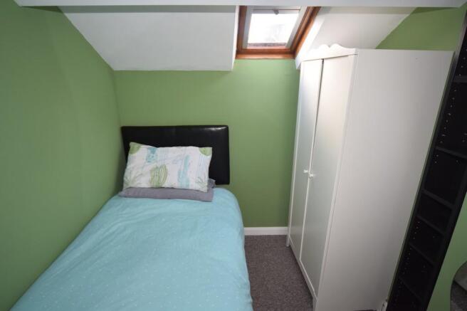 BEDROOM 2  