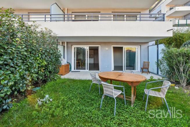 apartment with garden for sale in Roquebrune Cap M