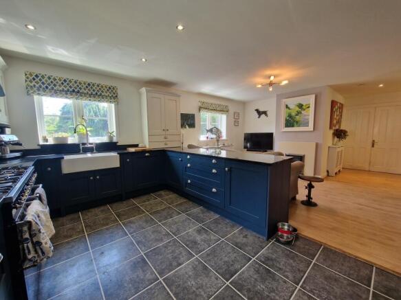 Kitchen/Dining area