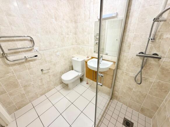 2 bed Apartment for sale Image 6