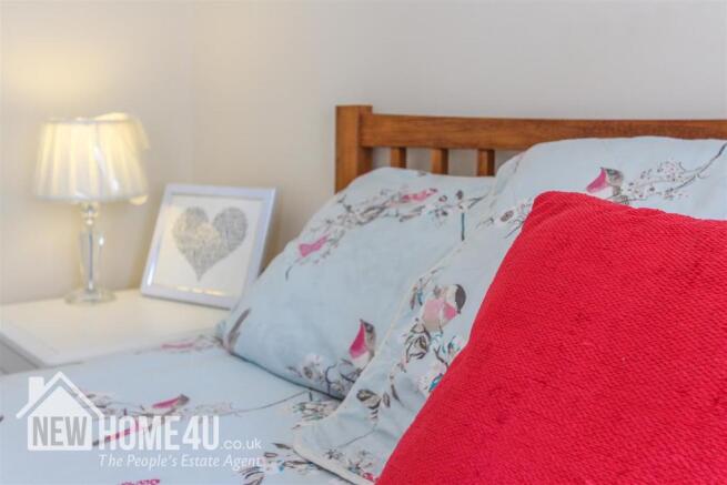 MASTER BEDROOM: