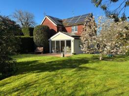 Shirley Cottage, Worthing Road, Horsham RH13 8NH