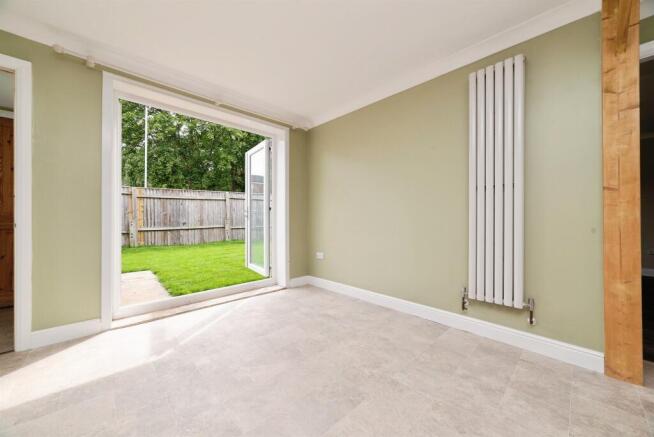 4 bed Terraced for sale Image 8