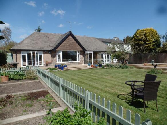 Landscaped Rear Gard