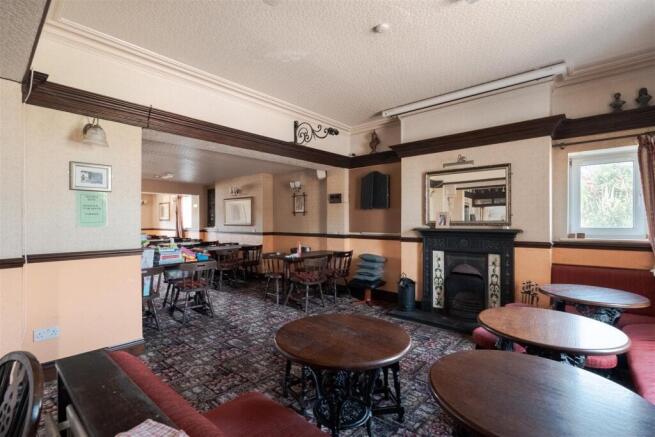 The Victoria Hotel, Station Road (26 of 37).jpg