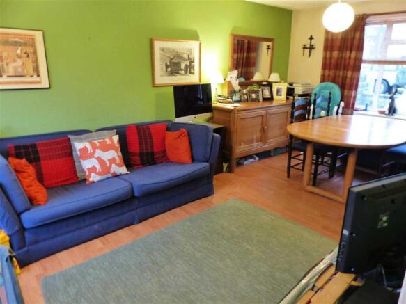LIVING/DINING ROOM