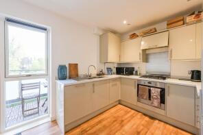 Flat 7, Plum Court, Broomfield Road, Southgate N13 4DY