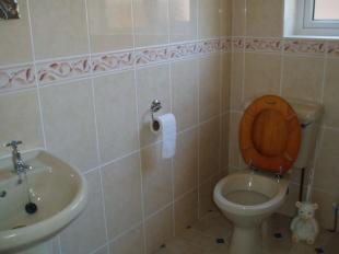 Gr. Floor Bathroom