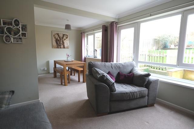 SITTING/DINING ROOM