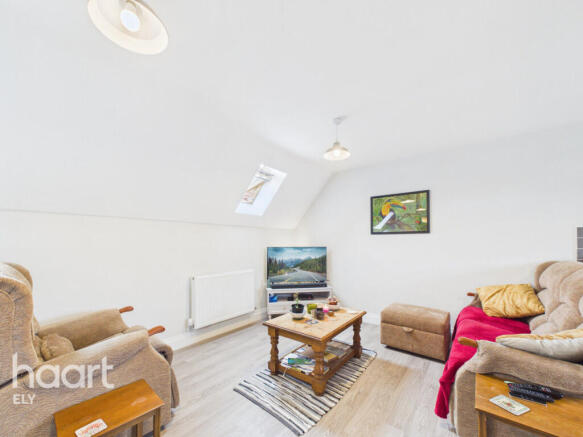 Firethorn Court, Ely photo 4