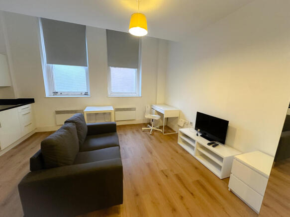 apt40x1townhall image00004_edited.jpg