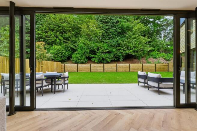 4 bed Detached for sale Image 7