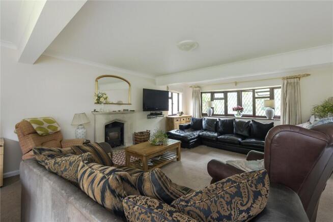 28' Reception Room