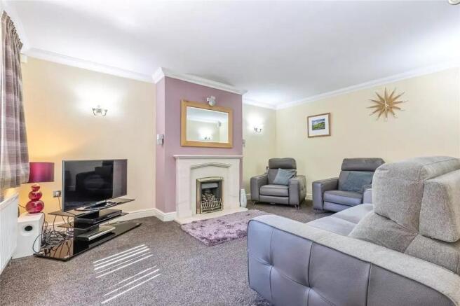 6 bed Detached for sale Image 9