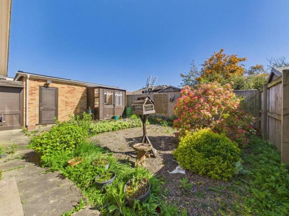2 bed Detached Bungalow for sale Image 7