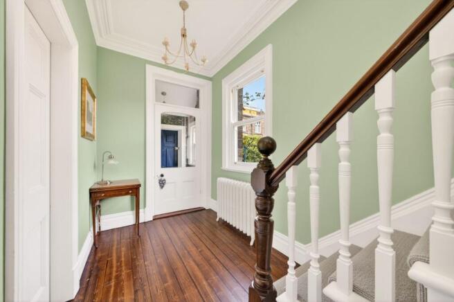 5 bed Detached for sale Image 4