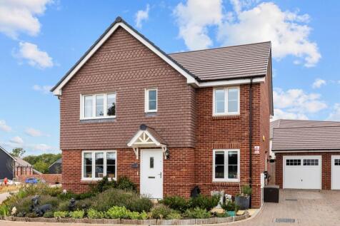 15 Crane Gardens, Angmering, Littlehampton, BN16 4QN