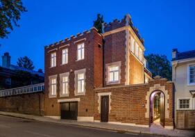 92, Frognal, London NW3 6XB