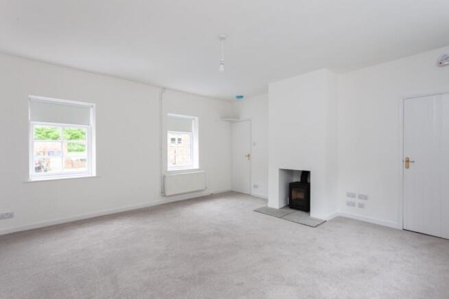3 bed Terraced to rent Image 4