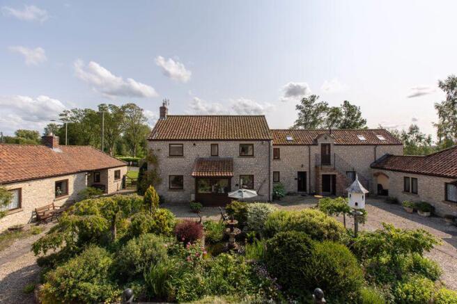 5 bed Character Property for sale Image 7