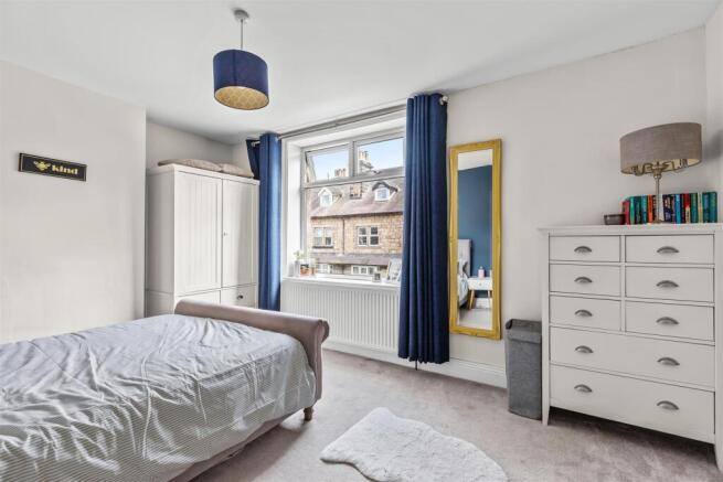 3 bed House for sale Image 11