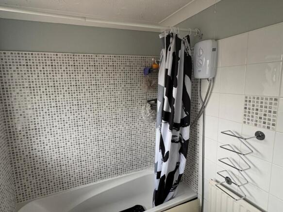 2 bed Semi-Detached to rent Image 10