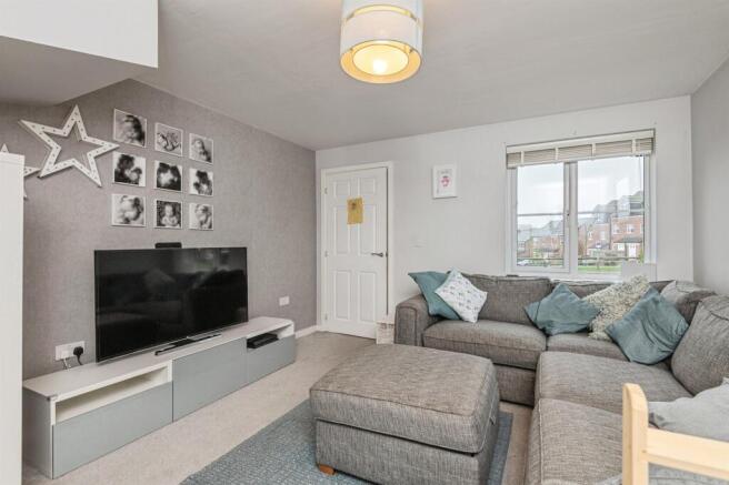 3 bed Semi-Detached for sale Image 5