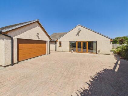 Berkeley Close, Stratton, EX23