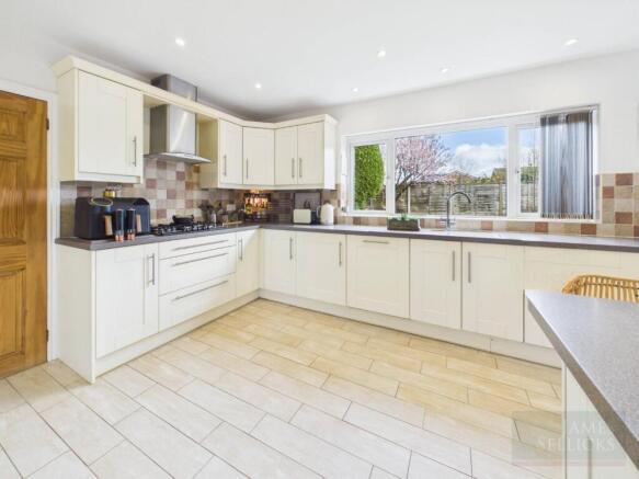 Open Plan Dining/Living Kitchen