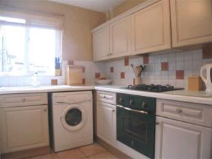 FITTED KITCHEN