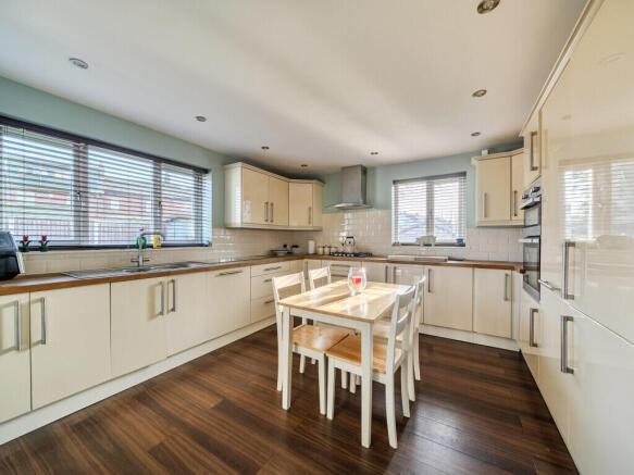 1433710-16-69bc33...