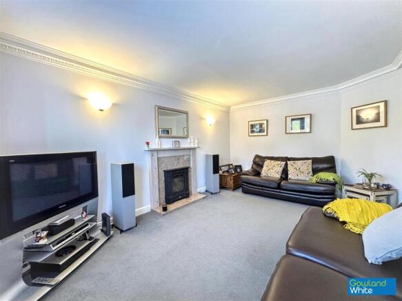 4 bed Detached for sale Image 11