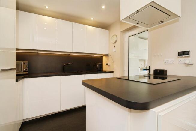 3 bed Detached for sale Image 4