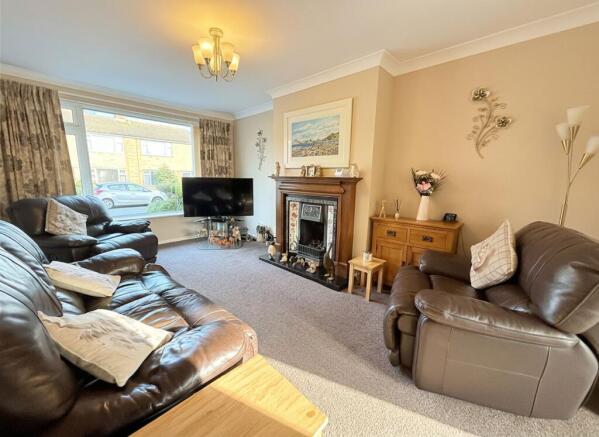 3 bed Semi-Detached Bungalow for sale Image 4