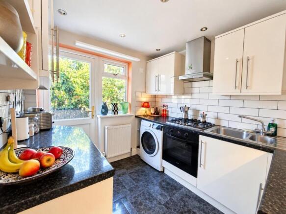 kitchen 1.jpg