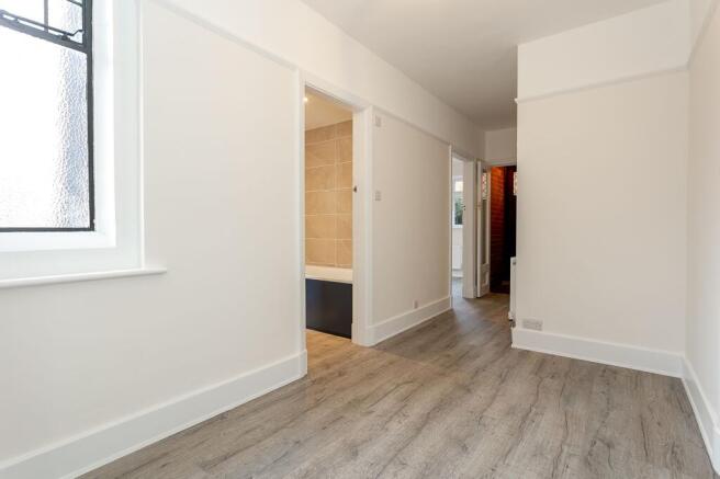 2 bed Flat for sale Image 5