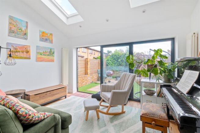 Tennyson Road, Wimbledon photo 4