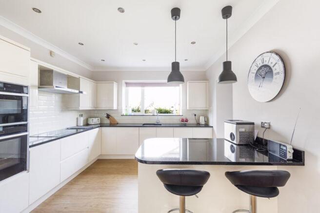 Kitchen / Brea...