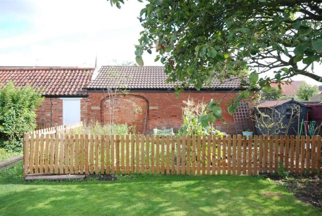GARDEN STORE ROOM
