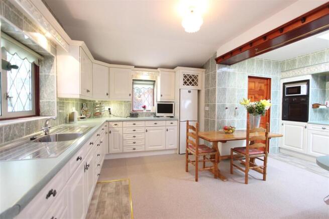 Kitchen/Breakfast Ro