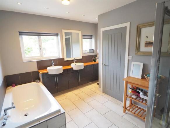 Bathroom Aspect Two  908