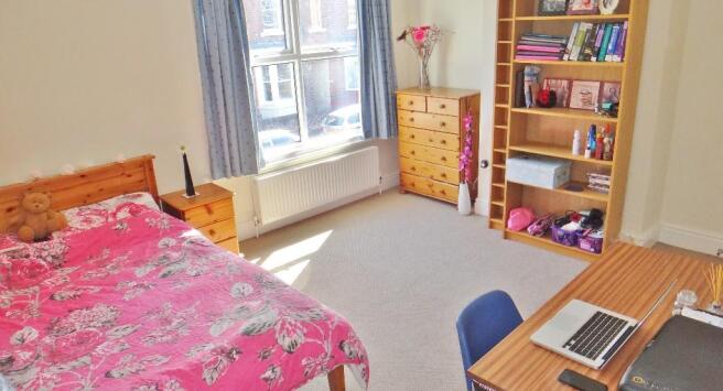 3 bed Terraced to rent Image 6