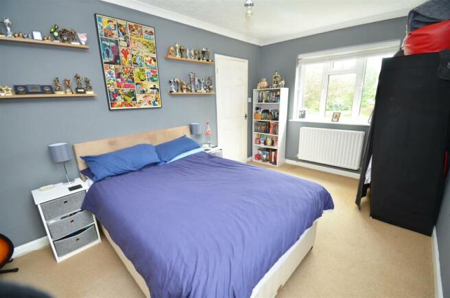 SNUG/ BEDROOM FIVE