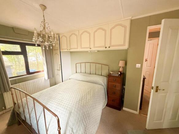 3 bed Park Home for sale Image 12
