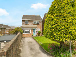 17, Hunters Close, Tring HP23 5PG