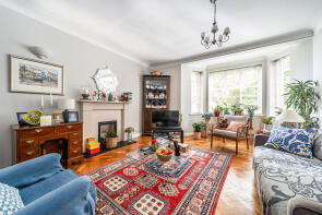 Flat 2, Bracknell Gate, Frognal Lane, London NW3 7EA