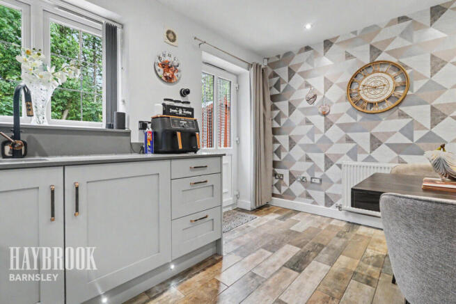 2 bed Semi-Detached for sale Image 8
