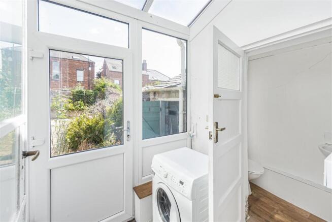 5 bed Terraced to rent Image 4