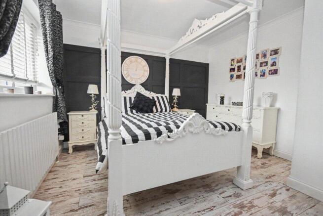 4 bed Detached for sale Image 6