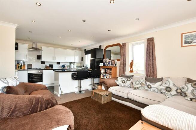 Lounge/Kitchen